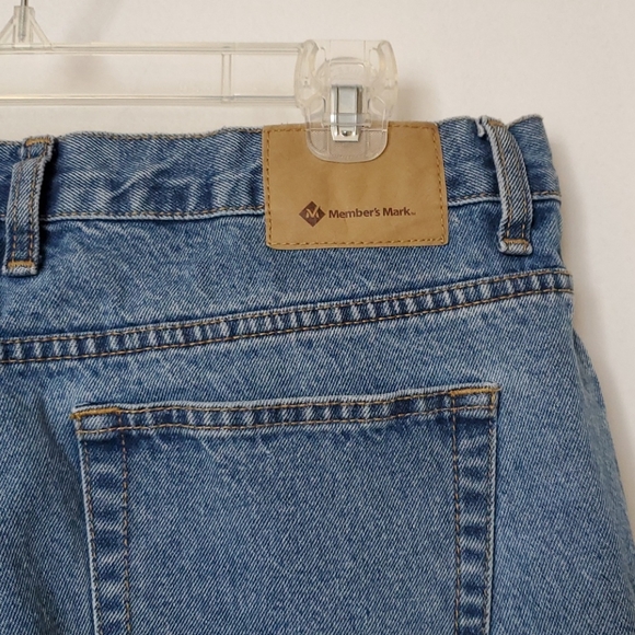 Blue Jeans - Picture 3 of 3